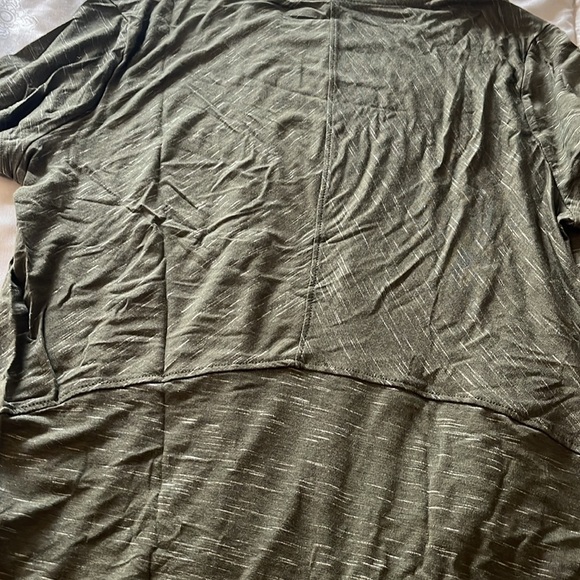 Avia activewear tee, green, size medium - Picture 3 of 5